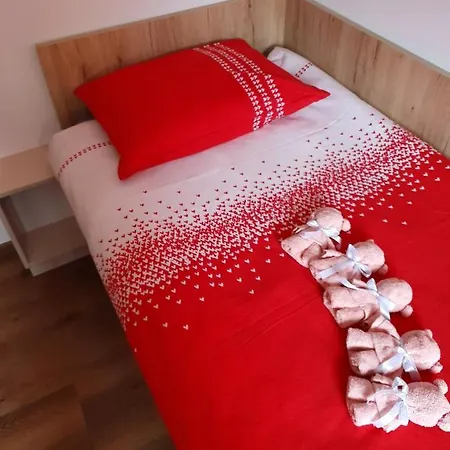- Kekec Apartment *