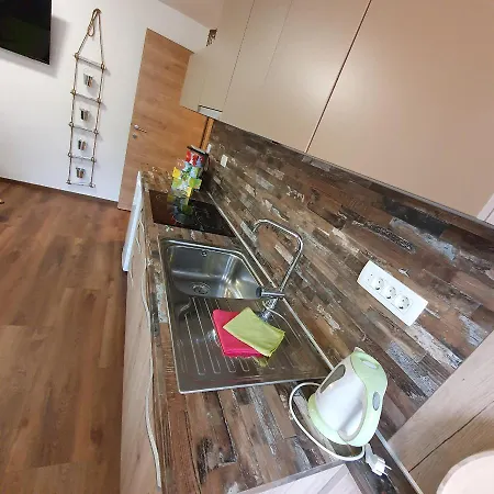 - Kekec Apartament Mojstrana