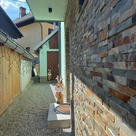 - Kekec Apartment *